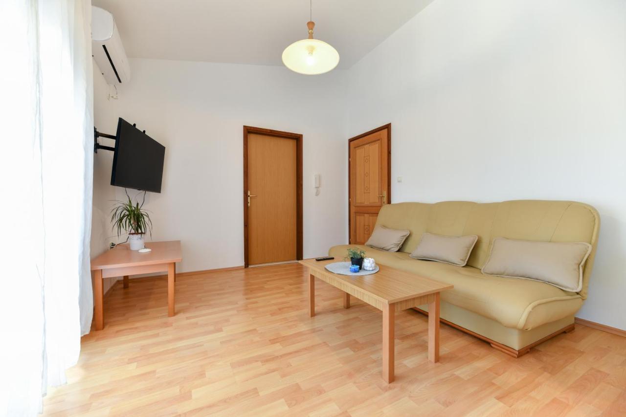 Holiday On The Puntamika & Borik Beach - Apartment Zadar