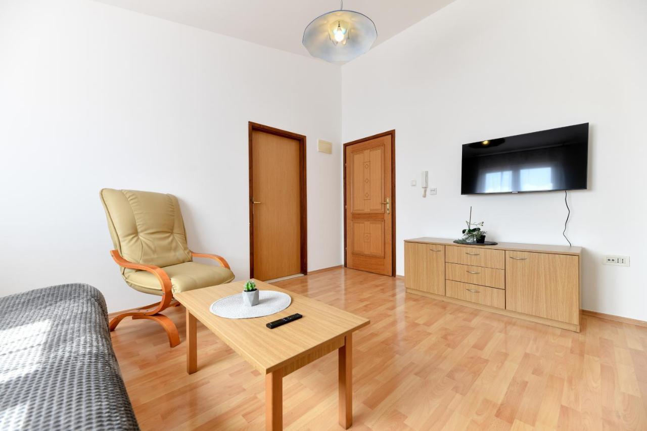 Apartment Holiday On The Puntamika & Borik Beach - Zadar