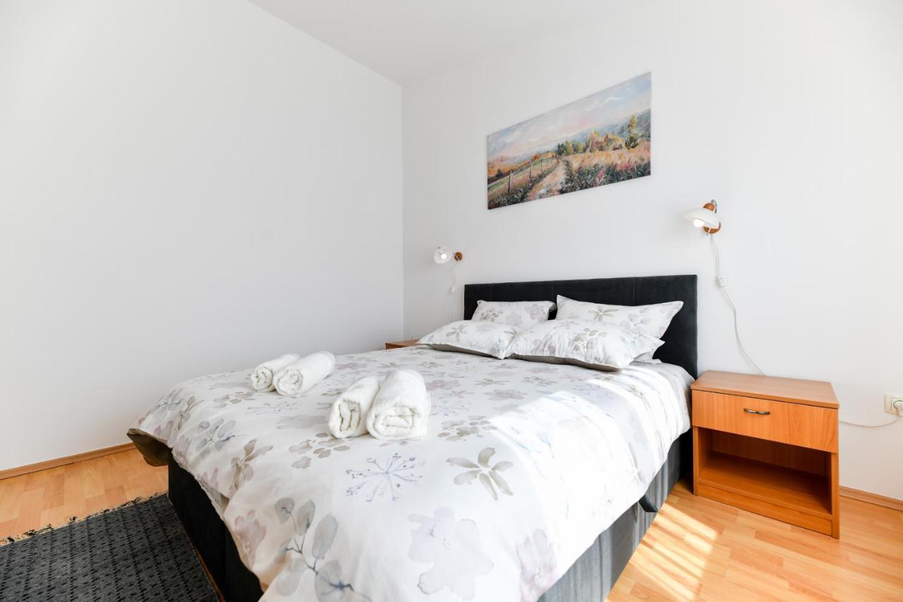 Apartment Holiday On The Puntamika & Borik Beach - Zadar