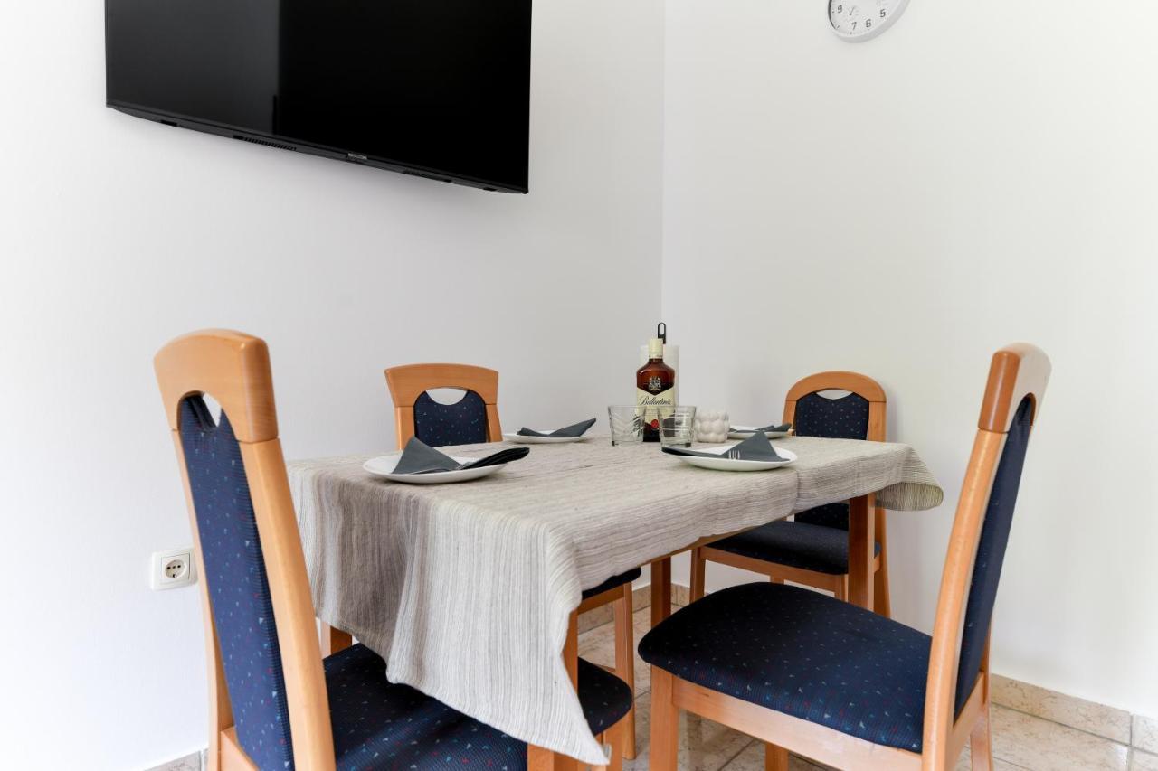 Apartment Holiday On The Puntamika & Borik Beach - Zadar