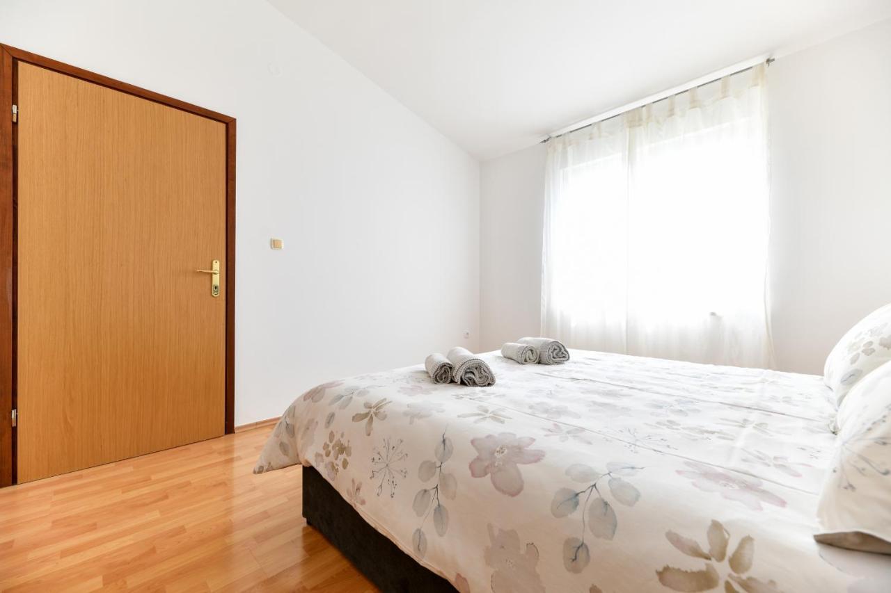Apartment Holiday On The Puntamika & Borik Beach - Zadar