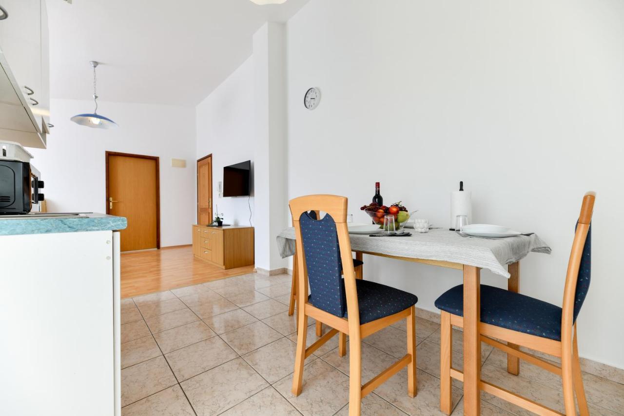 Apartment Holiday On The Puntamika & Borik Beach - *