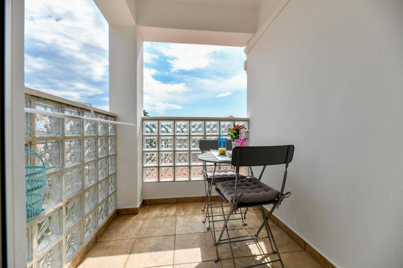 Apartment Holiday On The Puntamika & Borik Beach - Zadar